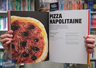 Editions Flammarion - Livre de cuisine - Pizza (Histoires - Reportages - Recettes)