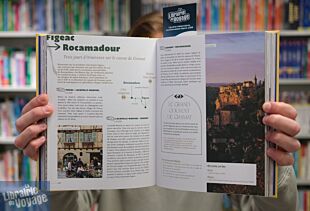 Editions Gallimard - Beau guide - Collection Voyage - Sur les chemins de Compostelle (24 Itinéraires à pied et à vélo vers Saint-Jacques)