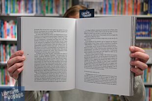 Editions Gallimard - Récit illustré - Sur les chemins noirs