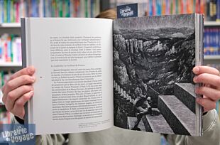 Editions Gallimard - Récit illustré - Sur les chemins noirs