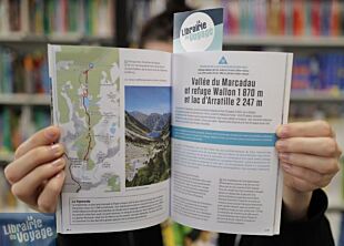 Editions Glénat - Guide de Randonnées - Argelès-Gazost, Barèges, Cauterets, Gavarnie, Luz-Saint-Sauveur, Val d'Azun - Les plus belles randonnées