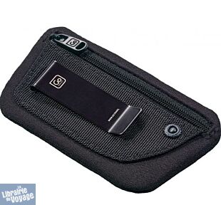 Une petite pochette très pratique dans laquelle peut se glisser votre carte bancaire et quelques espèces
