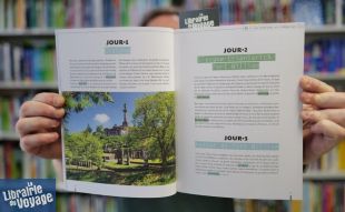 Editions Gallimard - Beau livre - Collection Voyage - En train - 32 itinéraires pour voyager autrement en Europe
